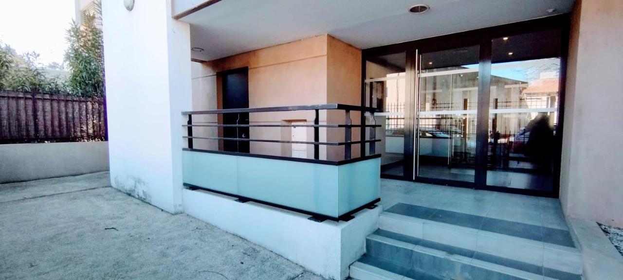 Mambrillo Parking Netflix Disney Prime Avignone Esterno foto