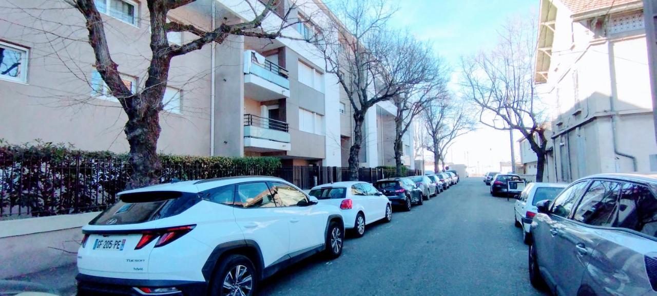 Mambrillo Parking Netflix Disney Prime Avignone Esterno foto